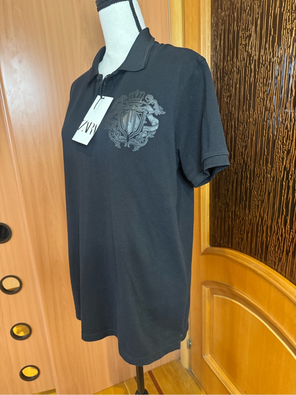 Zara Men’s Black Polo with Embroidered Crest
